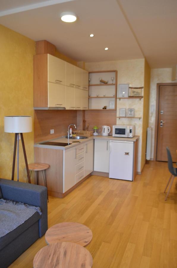 Diamond Kalman, Apartment *